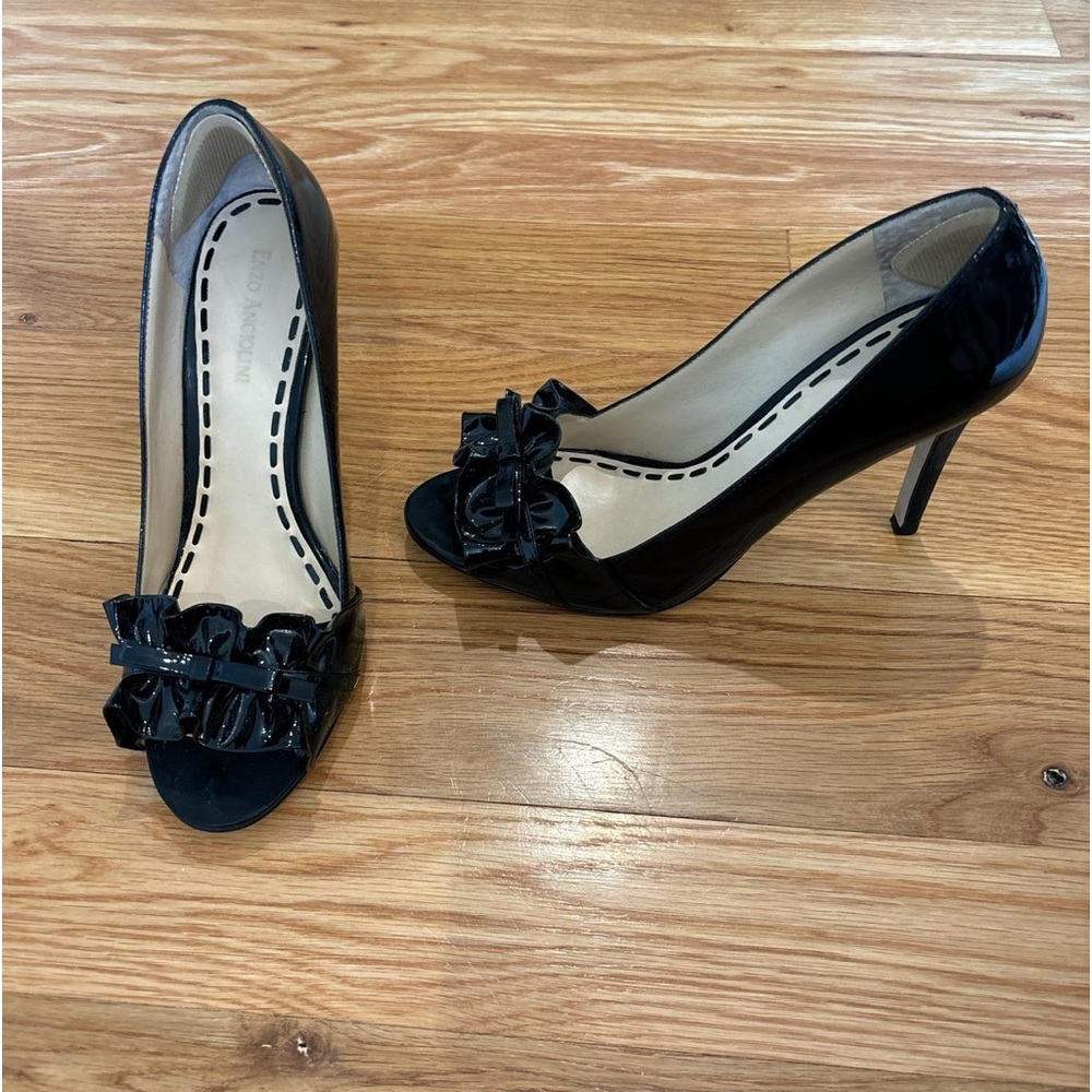 Black Enzo Angiolini heel, worn once!